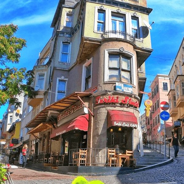 Beşiktaş'ta öğrenci evi taşırken tasarruf yöntemleri.